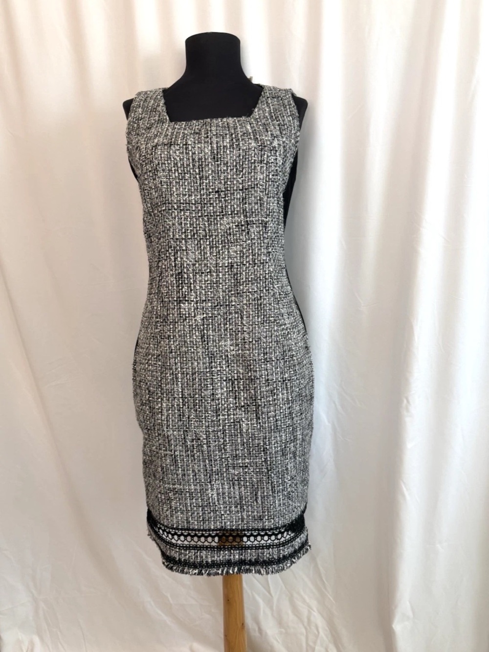 Elie Tahari Black and White Boucle Paneled Dress - size 4 Small